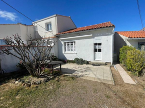 Maison de vacances à 900m de la plage avec terrasses, parking, et cuisine équipée - FR-1-22-367